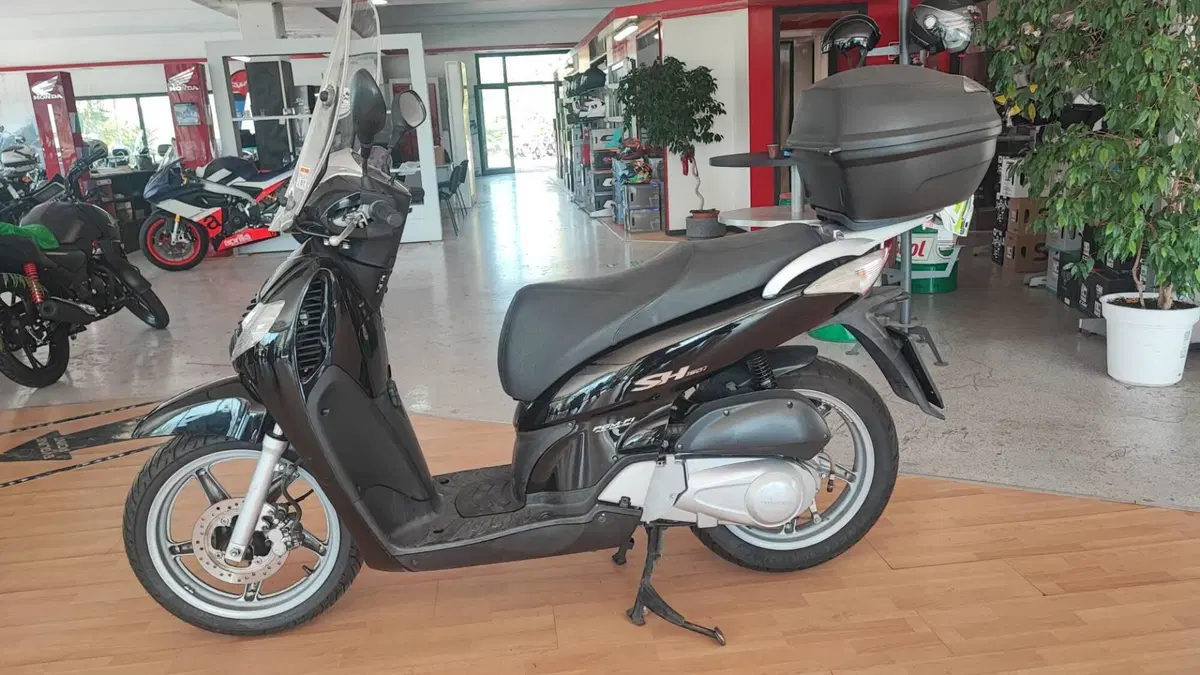 Honda SH 150i (2005 - 08) (2)