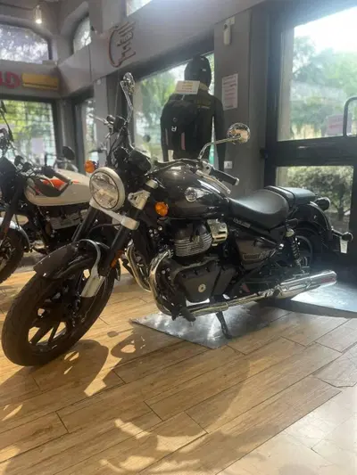 Royal Enfield Super Meteor 650 (2023 - 26) usata