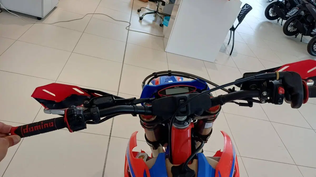 Betamotor RR X-PRO 300 2T Enduro (2025) (7)