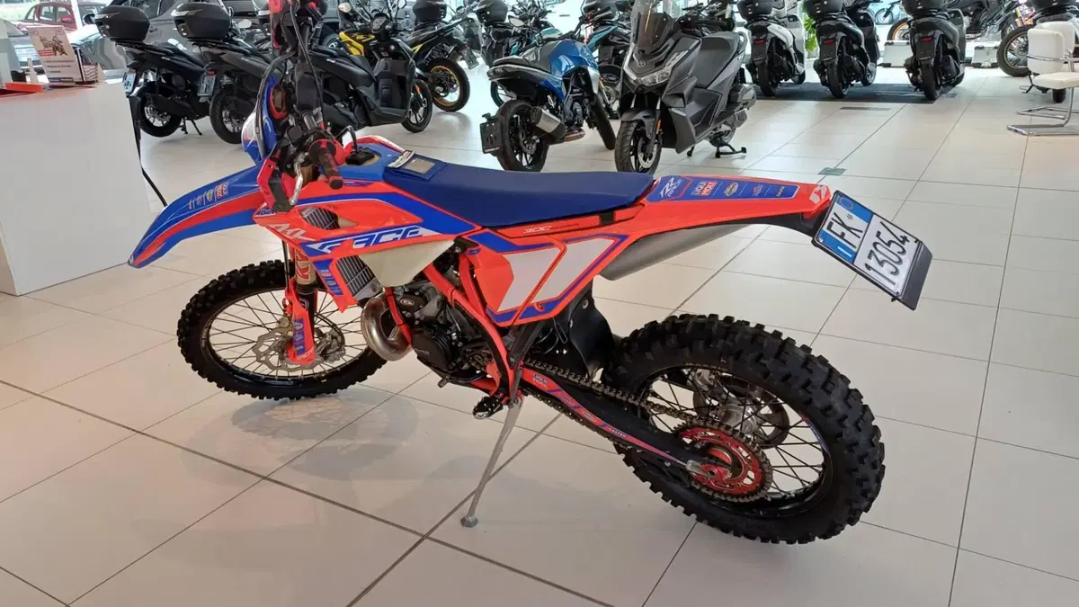 Betamotor RR X-PRO 300 2T Enduro (2025) (3)