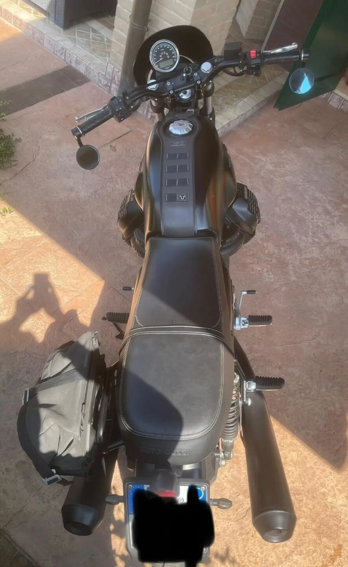 Moto Guzzi V7 III Stone (2017 - 20) (3)