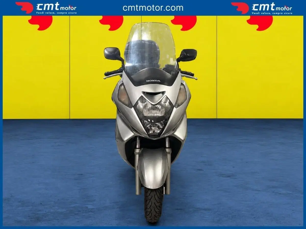 Honda Silver Wing 600 (2001 - 05) (2)