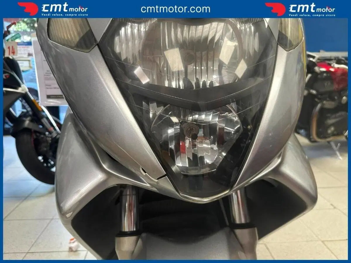 Honda Silver Wing 600 (2001 - 05) (6)