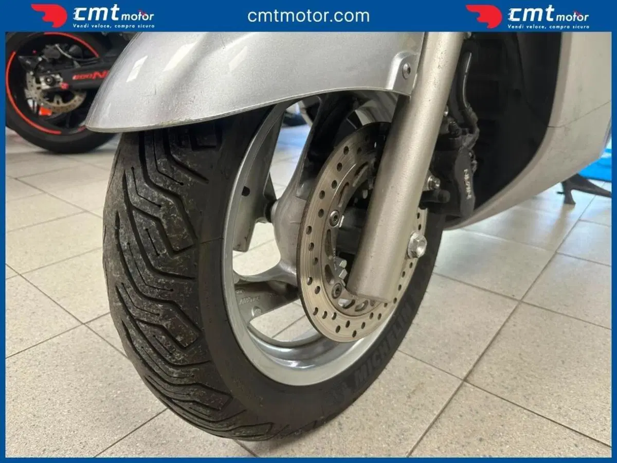 Honda Silver Wing 600 (2001 - 05) (10)