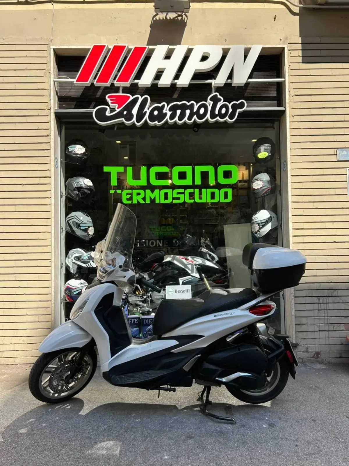 Piaggio Beverly 300 ABS-ASR (2021 - 25) (2)