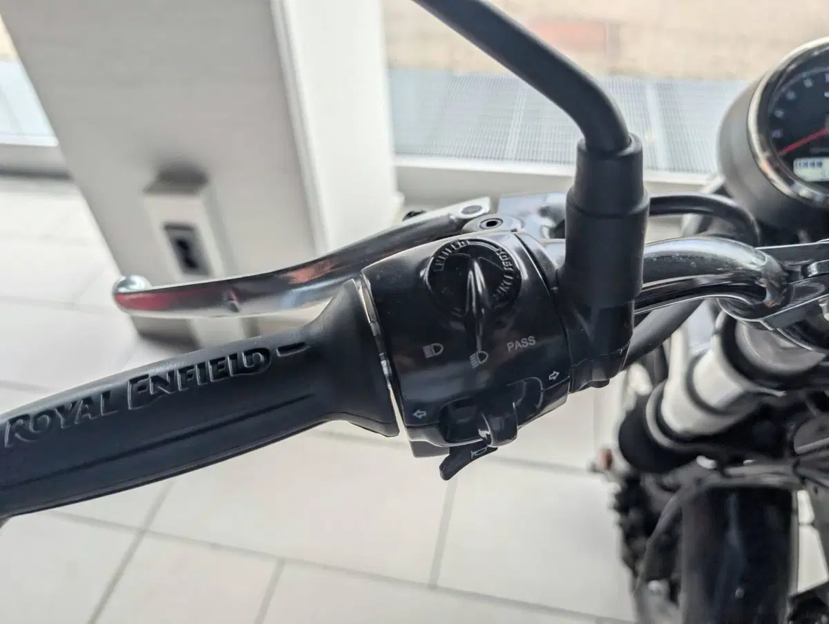 Royal Enfield Interceptor 650 (2021 - 26) (5)
