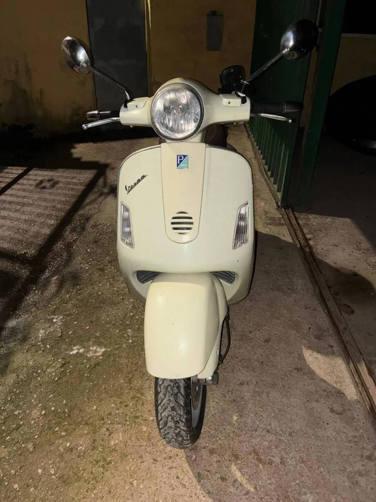 Vespa Granturismo 200 L (2)