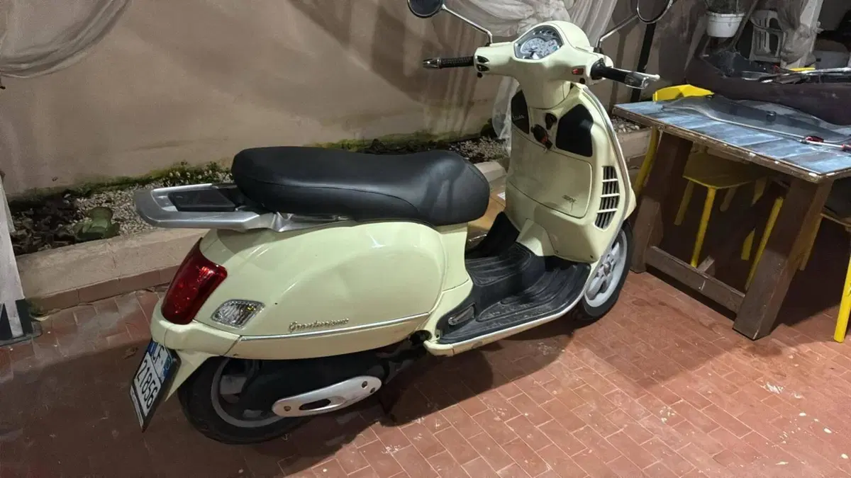 Vespa Granturismo 200 L (4)