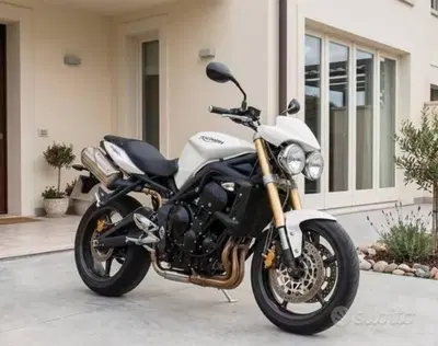 Triumph Street Triple (2007 - 12) usata