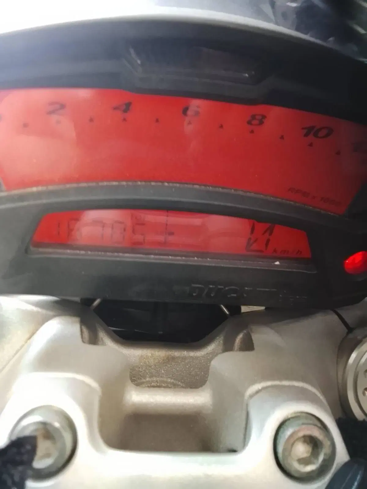 Ducati Monster 696 (2008 - 13) (4)