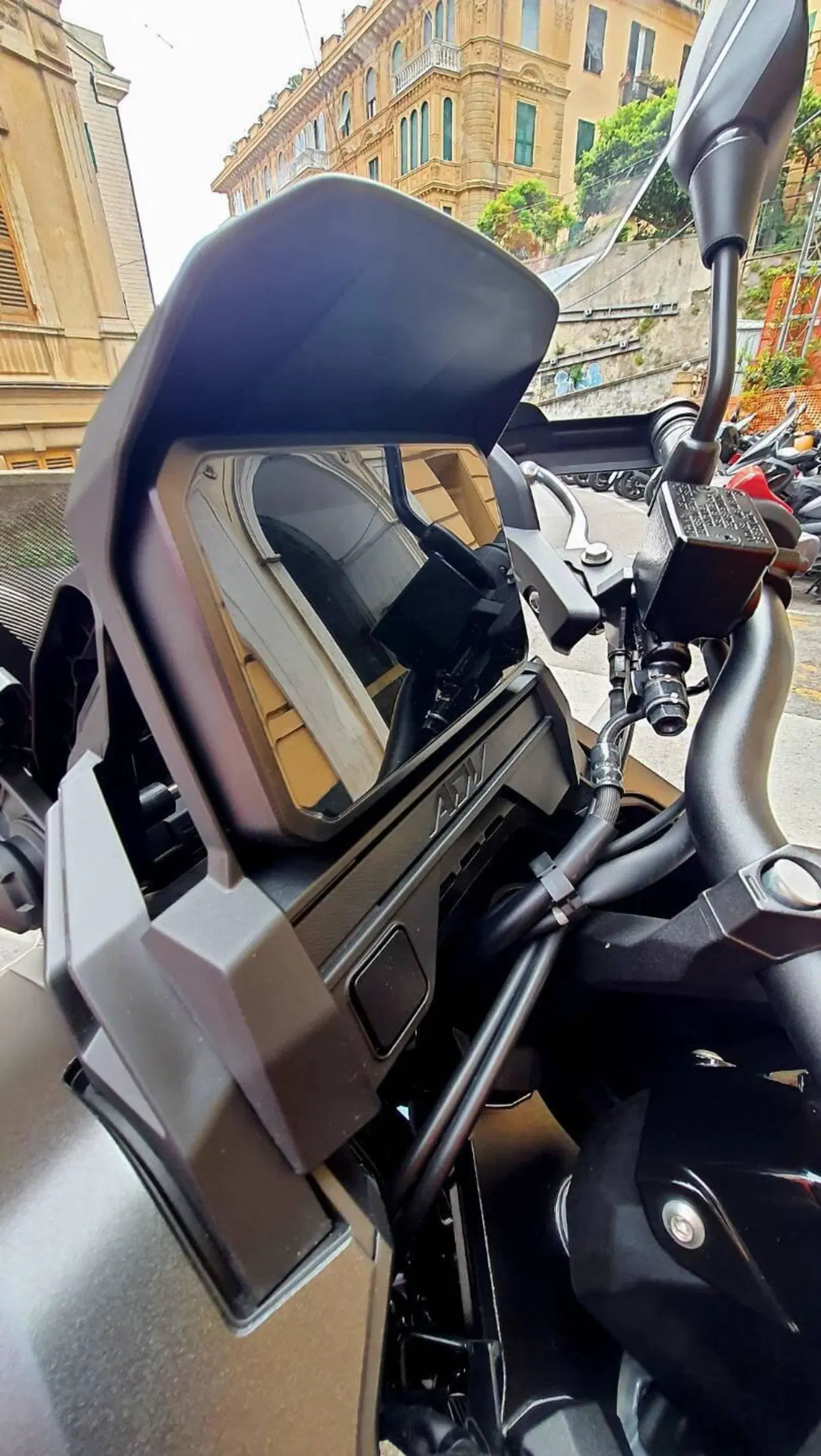 Honda ADV 350 Special Edition (2025 - 26) (4)