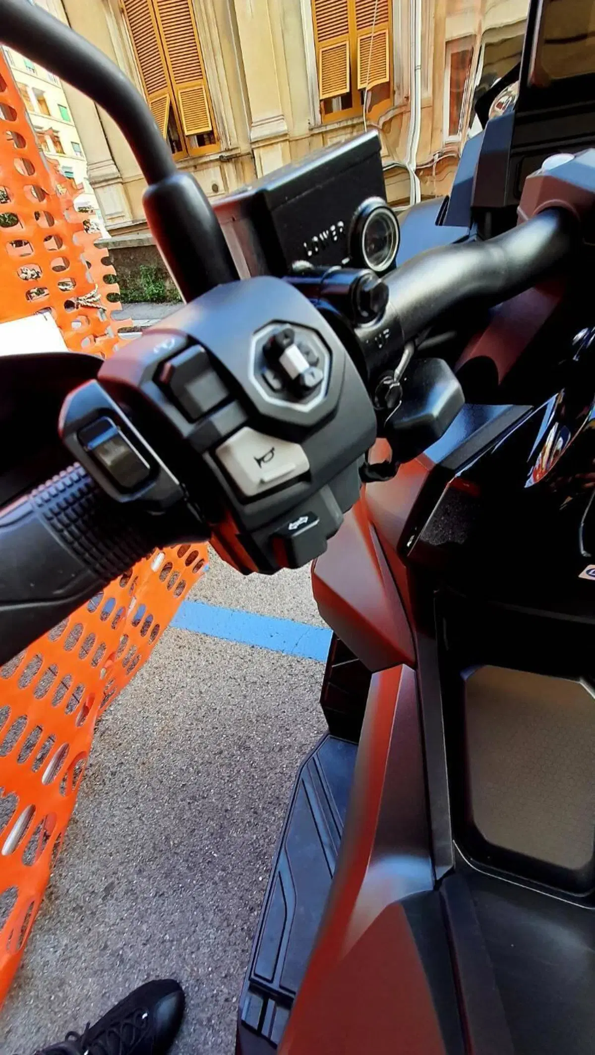 Honda ADV 350 Special Edition (2025 - 26) (14)