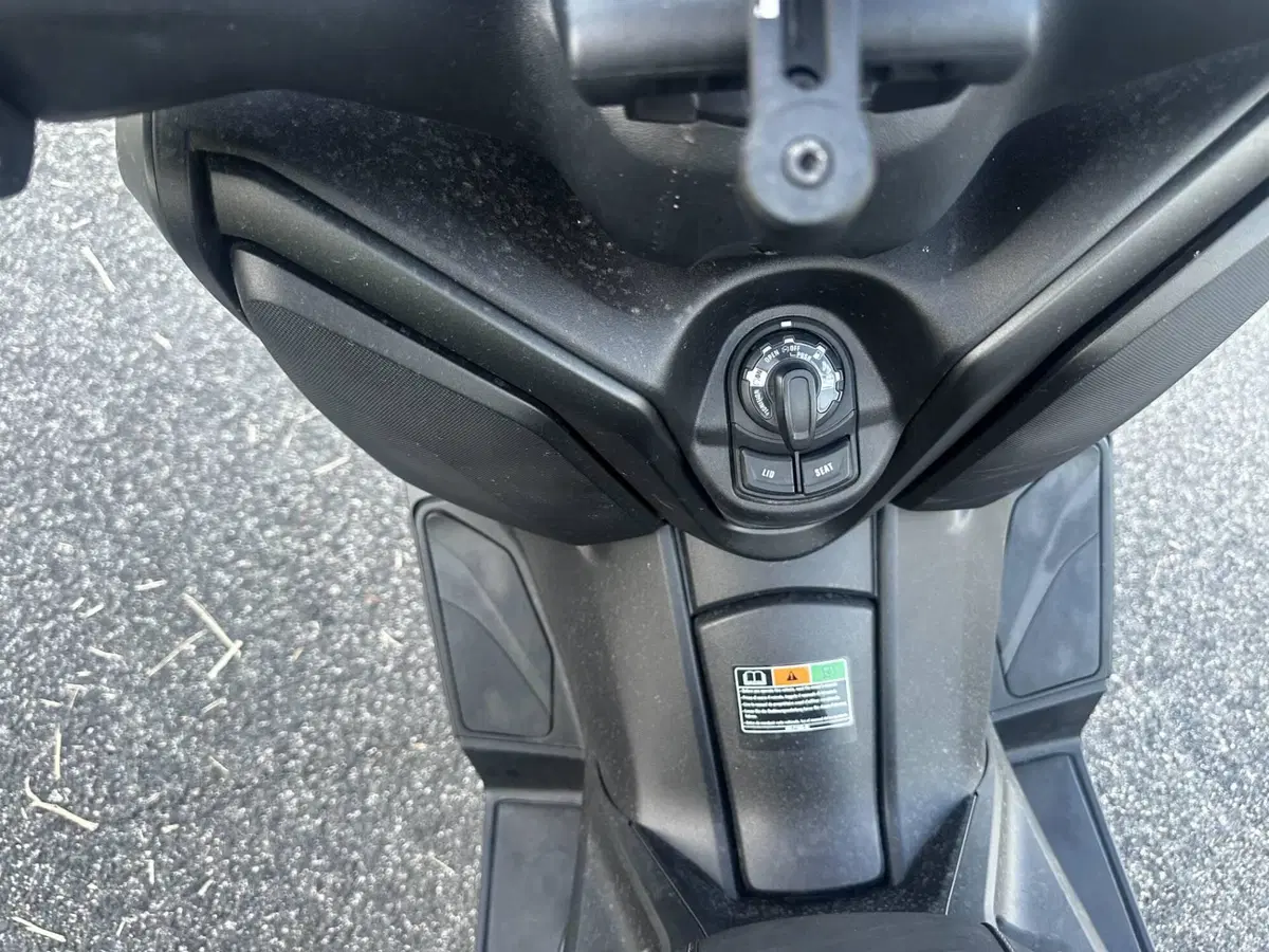 Yamaha X-Max 300 (2025 - 26) (6)