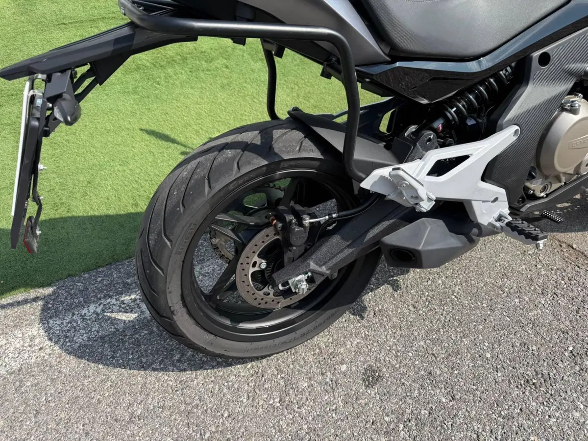 CFMOTO 650MT (2021 - 24) (12)