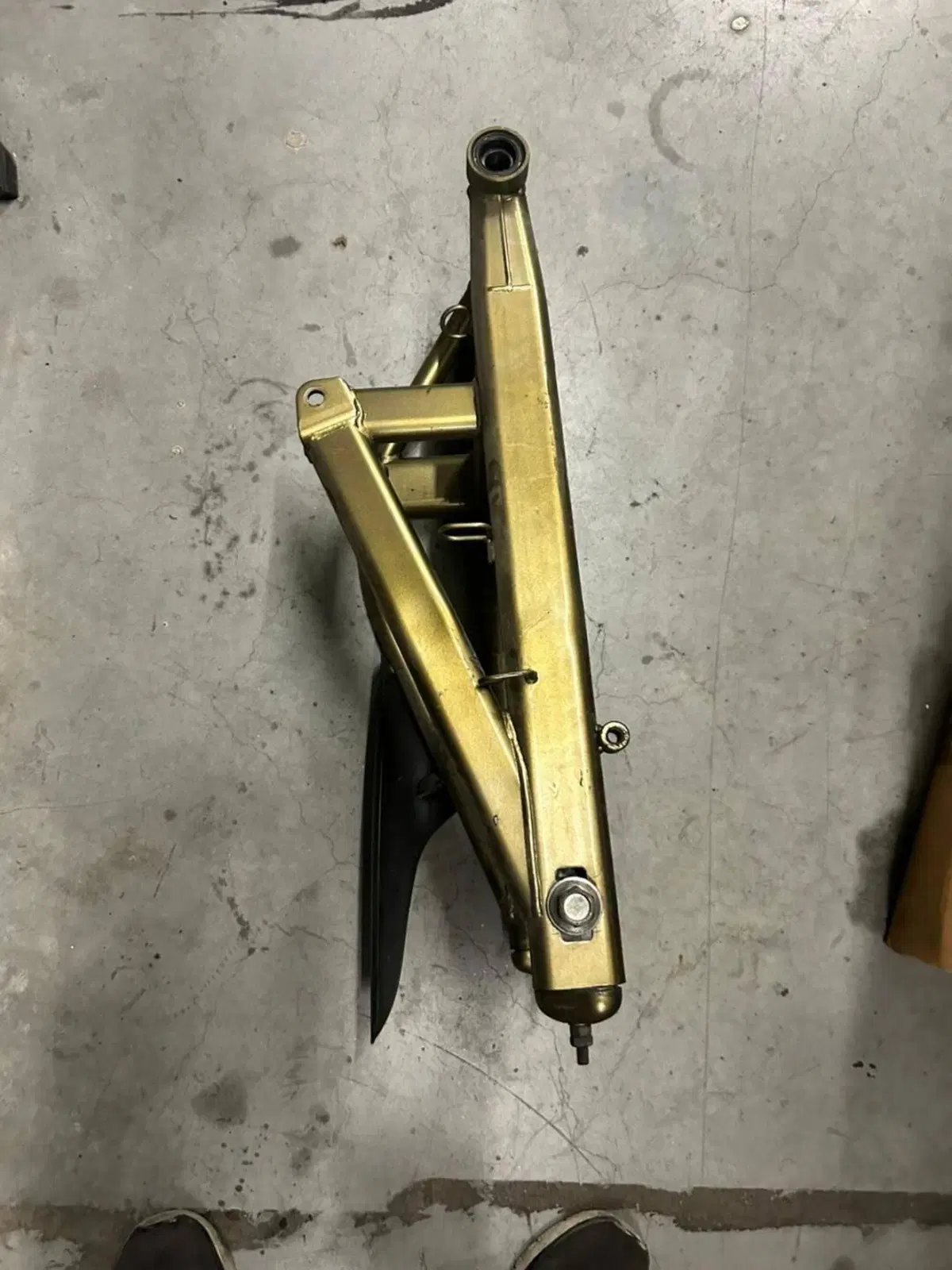 Forcellone oro Kawasaki ER6N 2006/2009 (2)