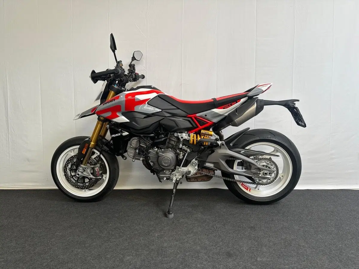 Ducati Hypermotard V2 SP (2026) (2)