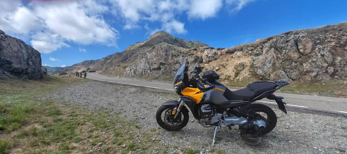 Moto Guzzi Stelvio (2024 - 26)