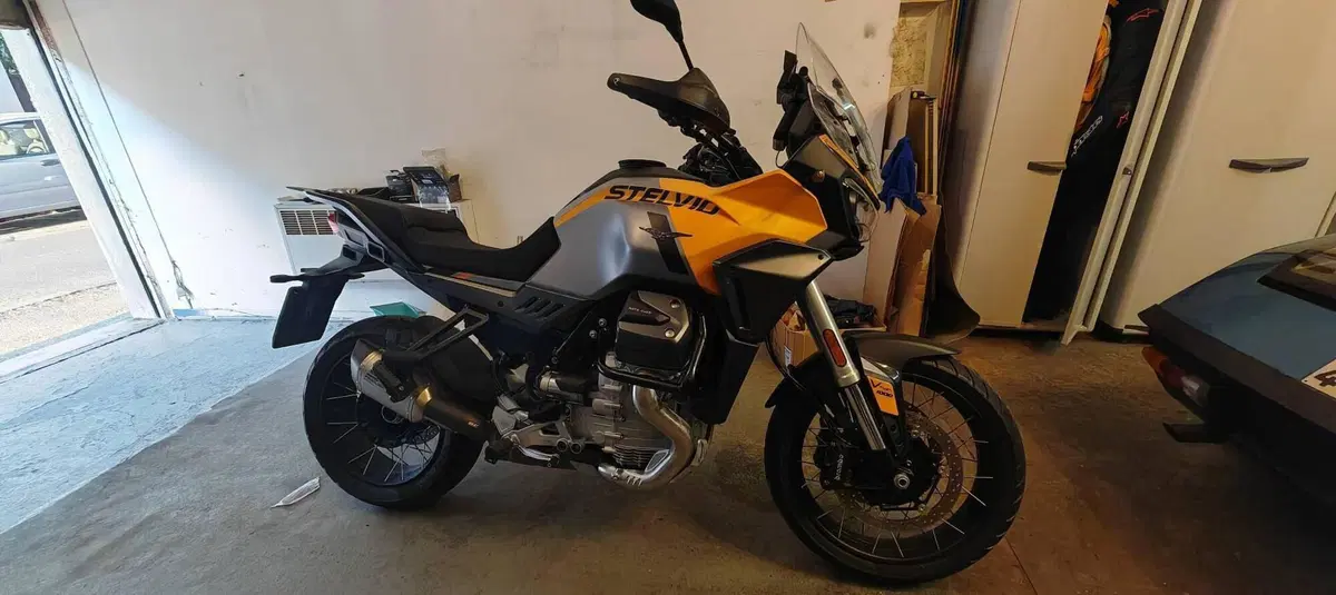 Moto Guzzi Stelvio (2024 - 26) (3)
