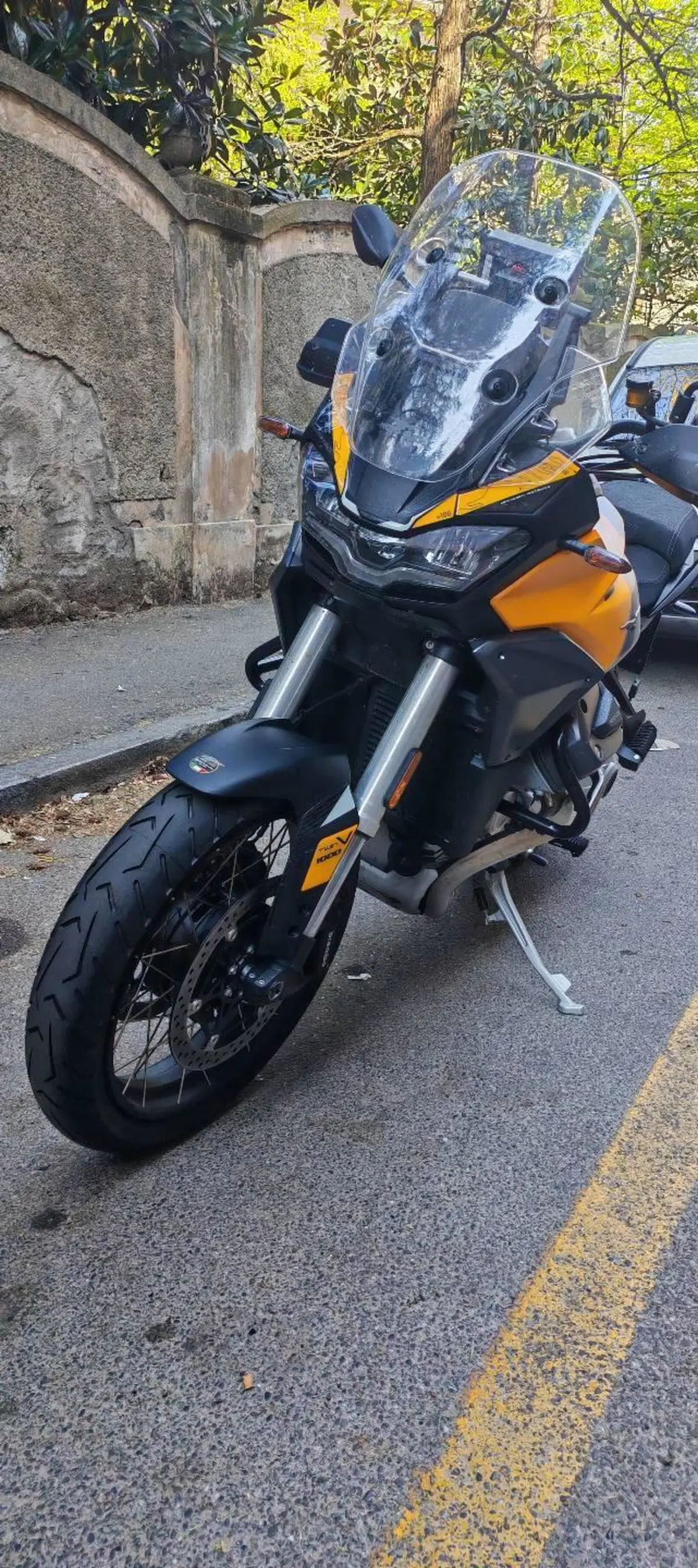 Moto Guzzi Stelvio (2024 - 26) (4)