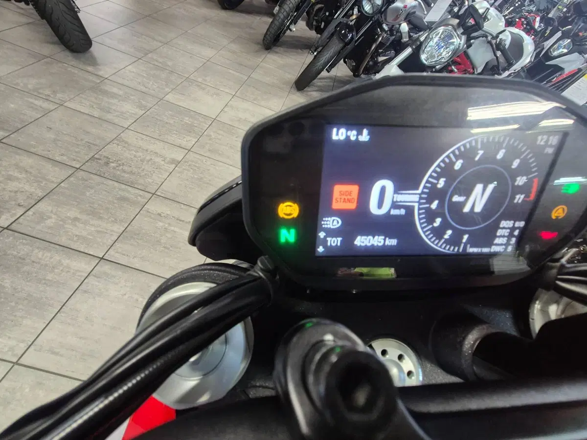 Ducati Hypermotard 950 RVE (2020) (5)