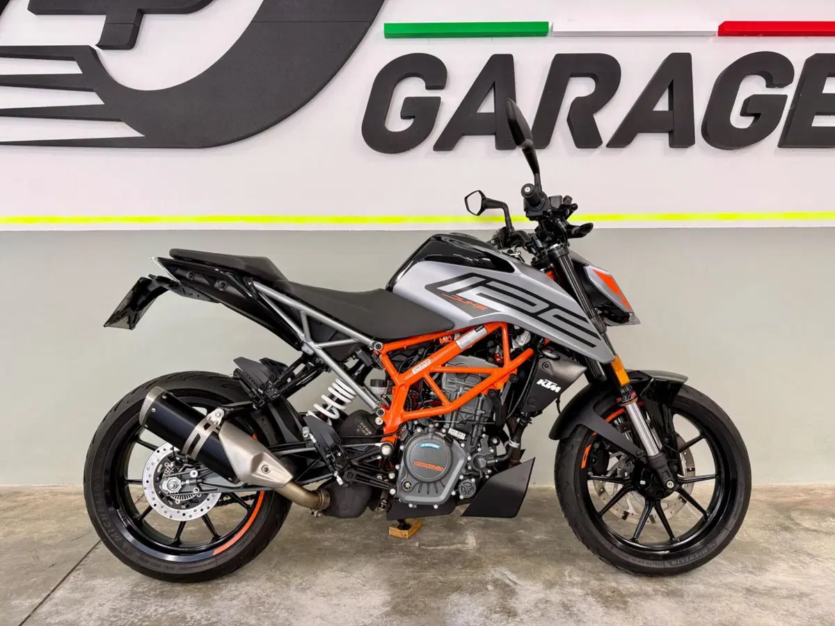 KTM 125 Duke (2021 - 23) (2)
