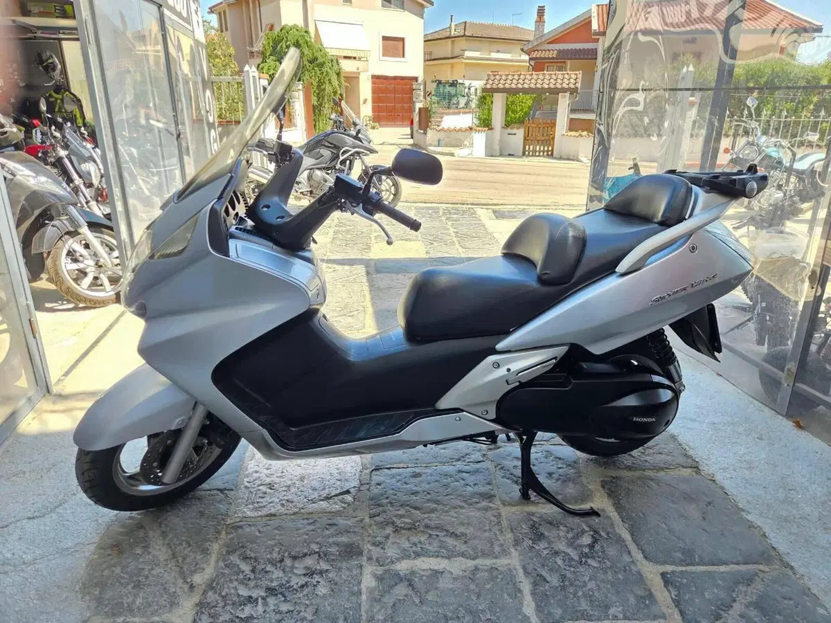 Honda Silver Wing 600 (2001 - 05) (4)