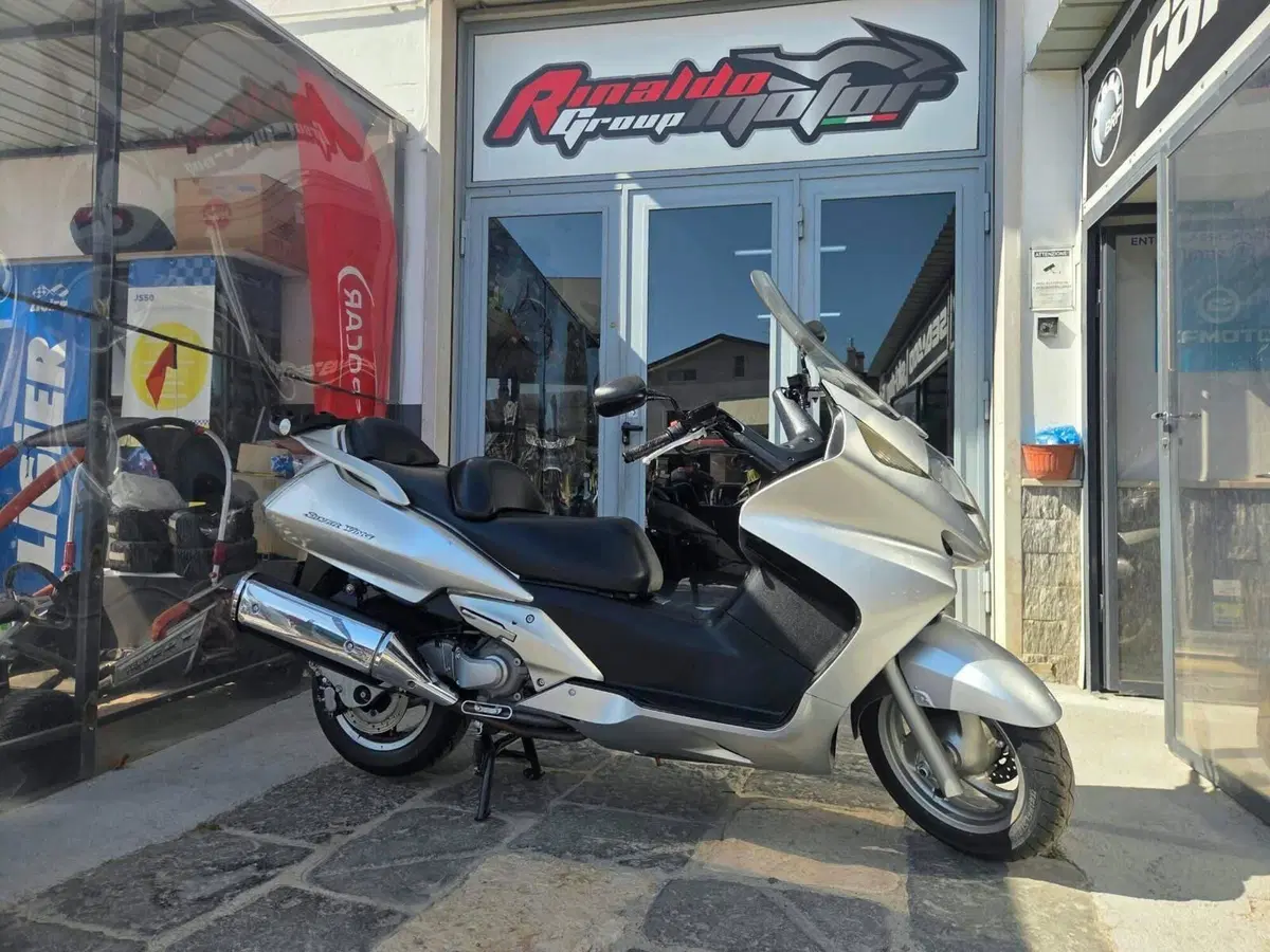 Honda Silver Wing 600 (2001 - 05) (2)