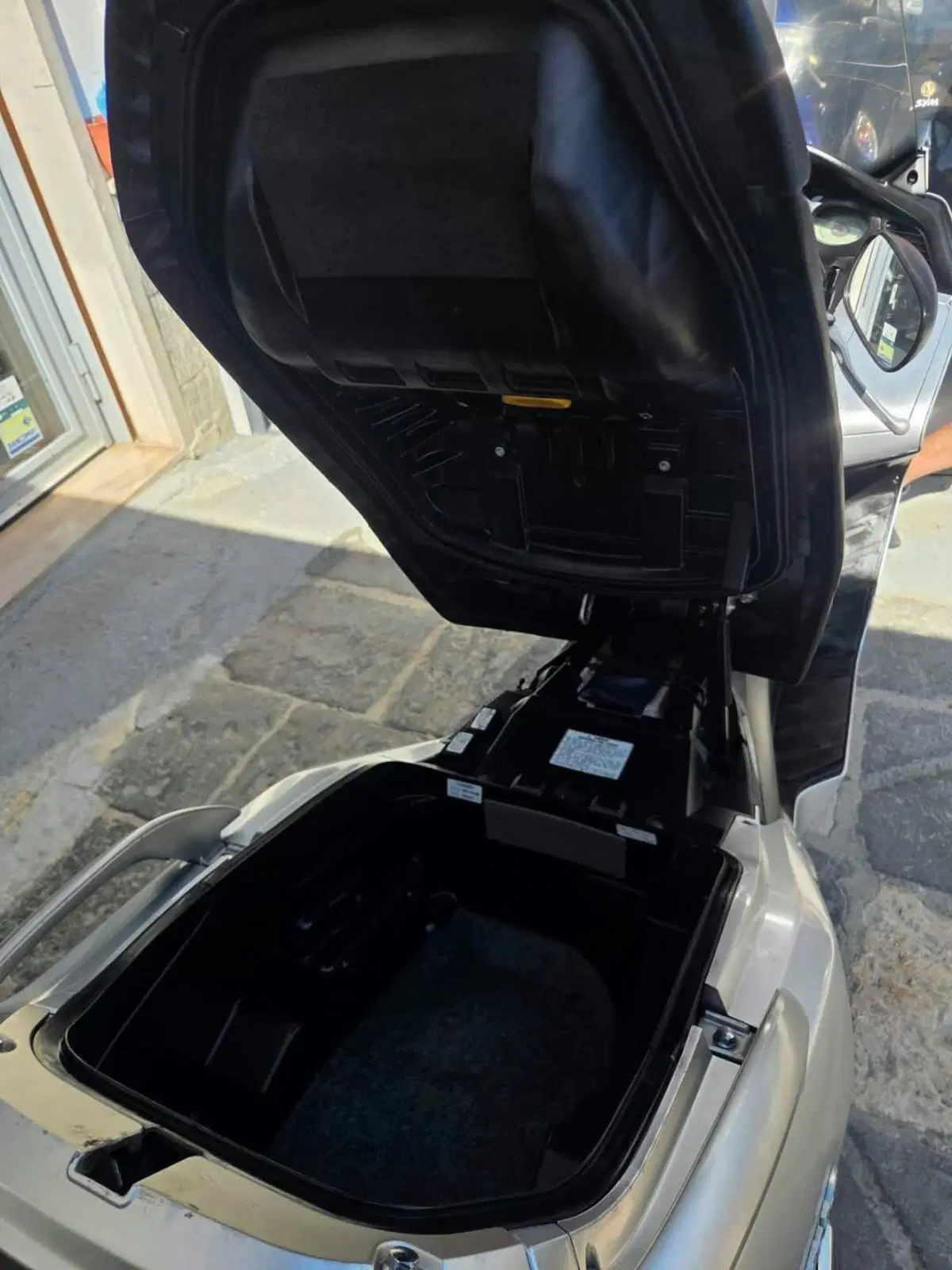 Honda Silver Wing 600 (2001 - 05) (12)