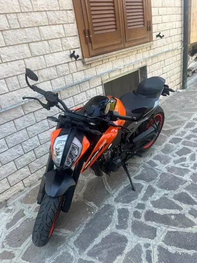 KTM 790 Duke L (2023 - 24) usata