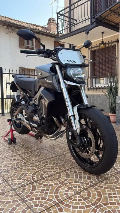 Yamaha MT-09 (2013 - 15) usata