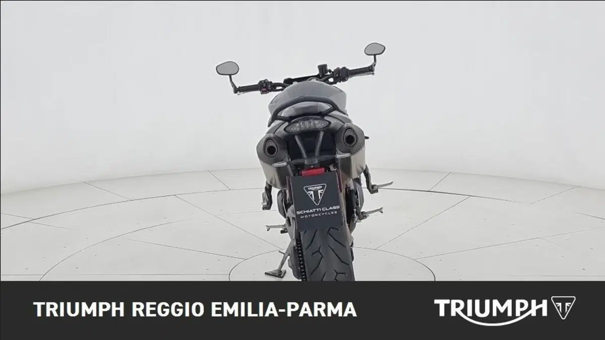 Triumph Speed Triple 1050 R ABS (2016 - 17) (2)