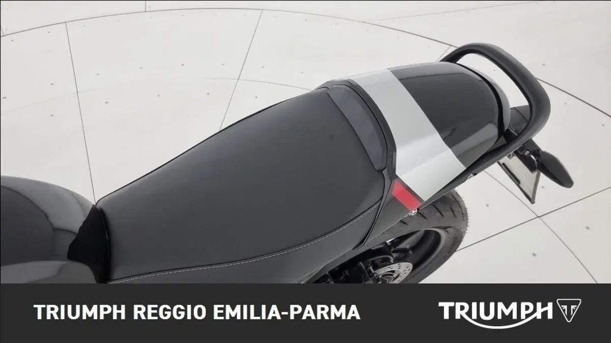 Triumph Thruxton 400 (2026) (13)