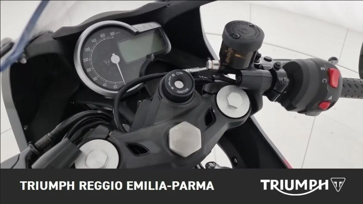Triumph Thruxton 400 (2026) (9)