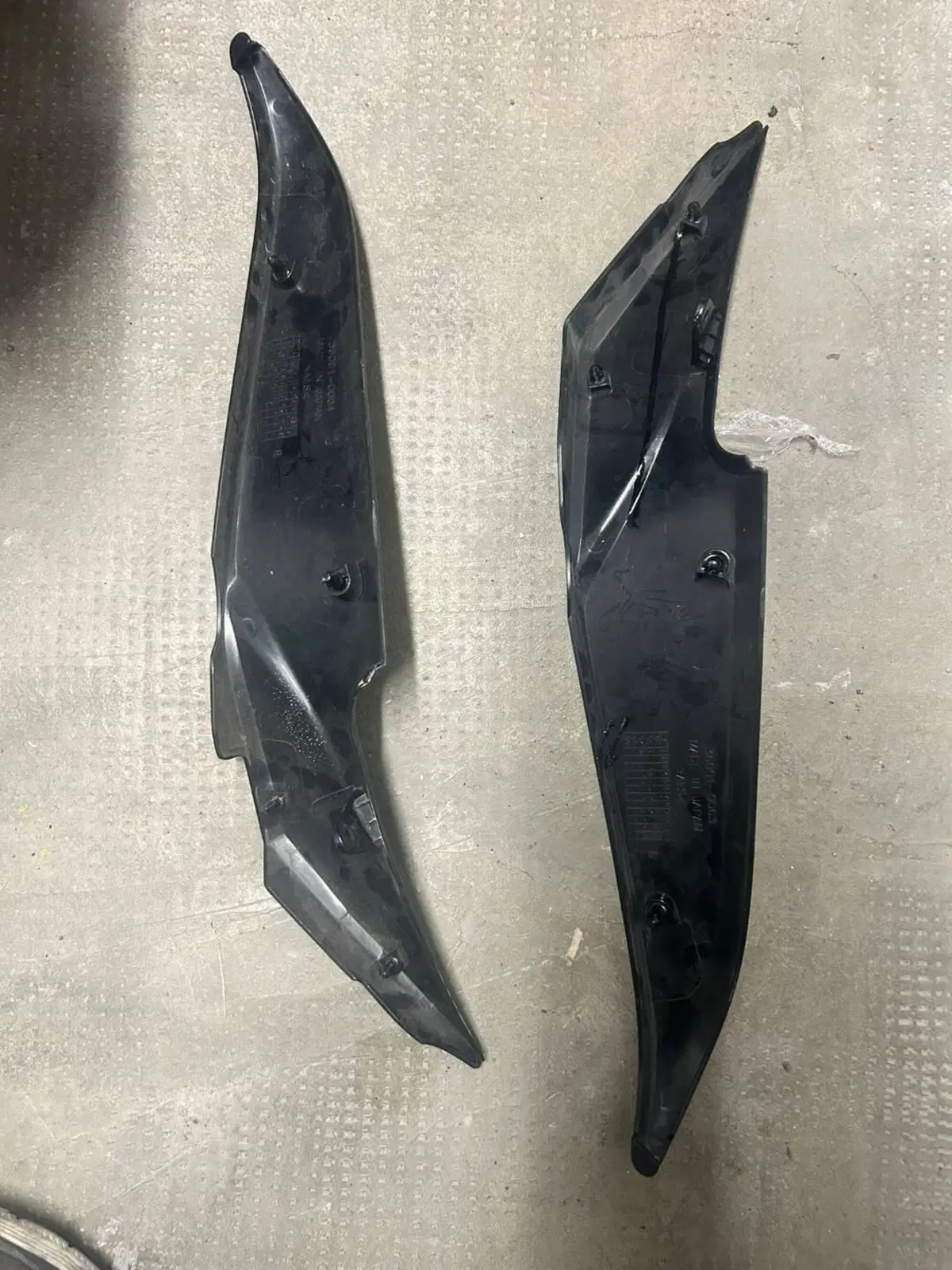 Coppia plastiche sotto serbatoio DX/SX Kawasaki ER (2)