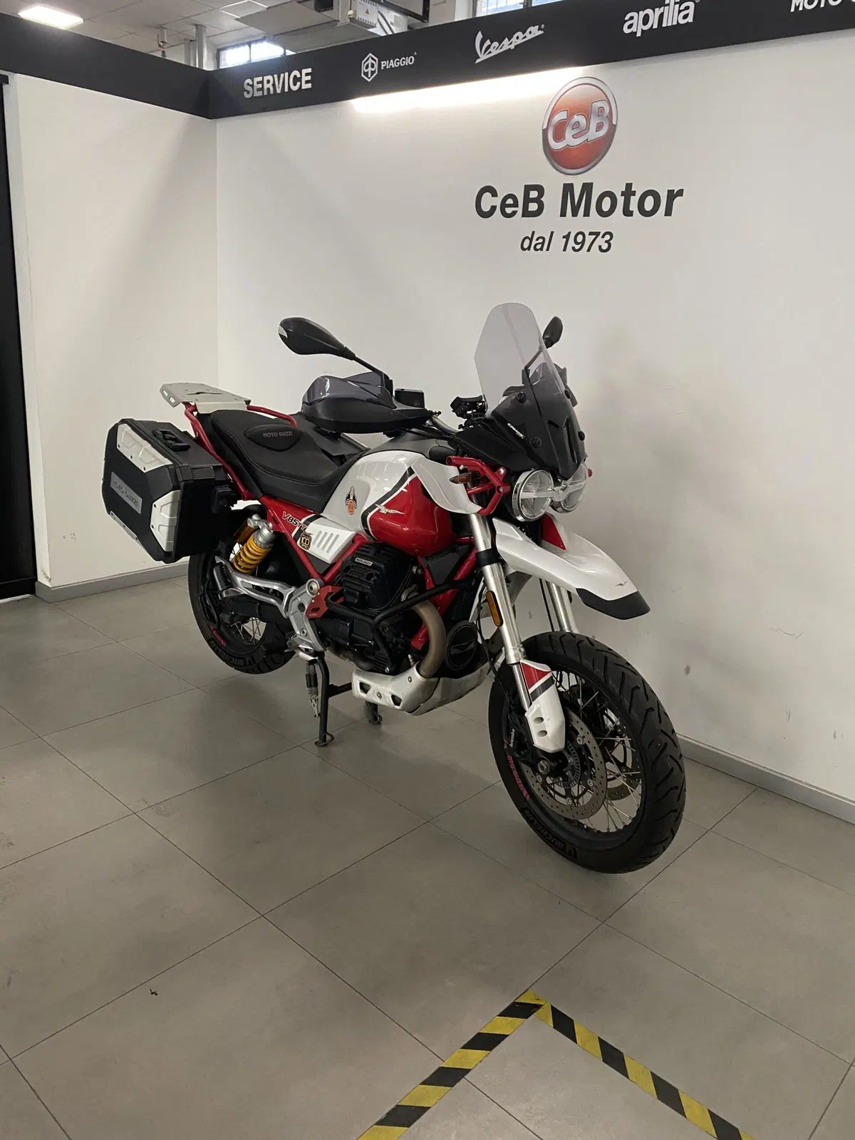Moto Guzzi V85 TT Evocative Graphics (2019 - 20) (6)