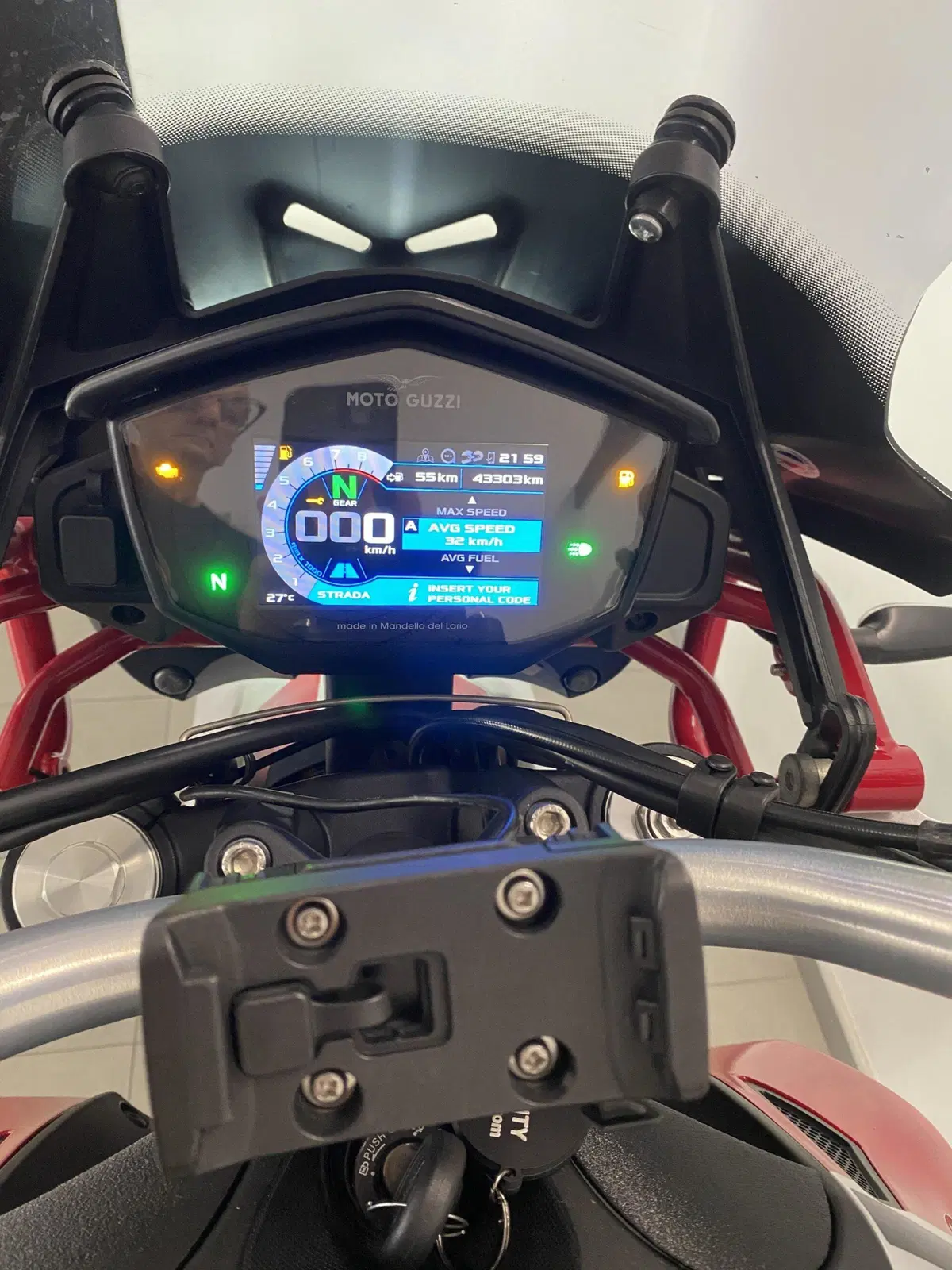 Moto Guzzi V85 TT Evocative Graphics (2019 - 20) (9)