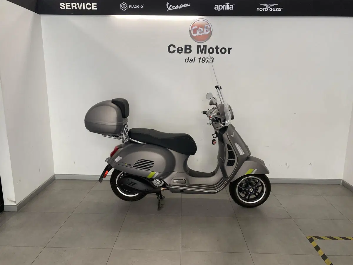 Vespa GTS 300 Super Tech (2023 - 24)
