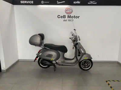 Vespa GTS 300 Super Tech (2023 - 24) usata