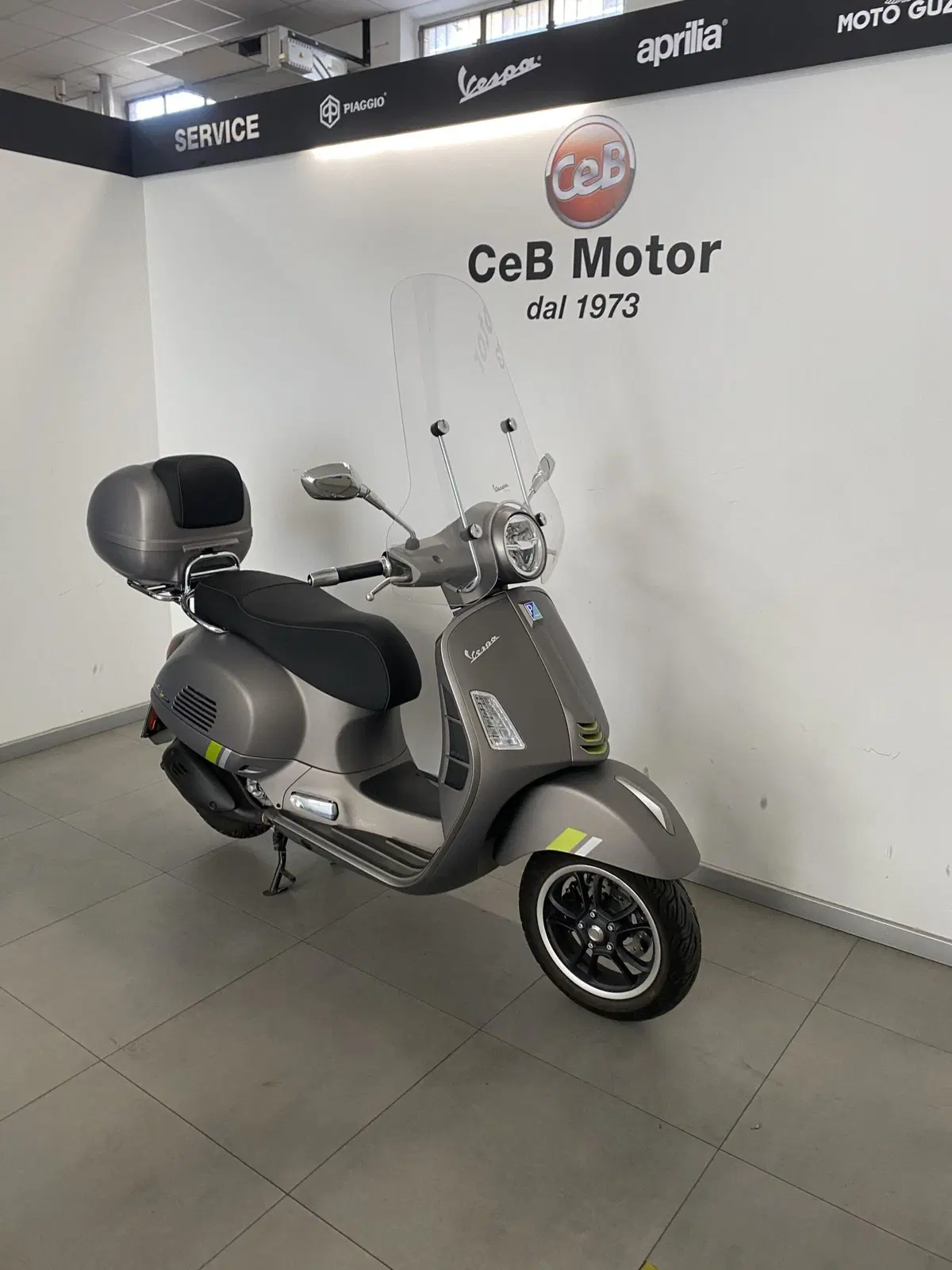 Vespa GTS 300 Super Tech (2023 - 24) (3)