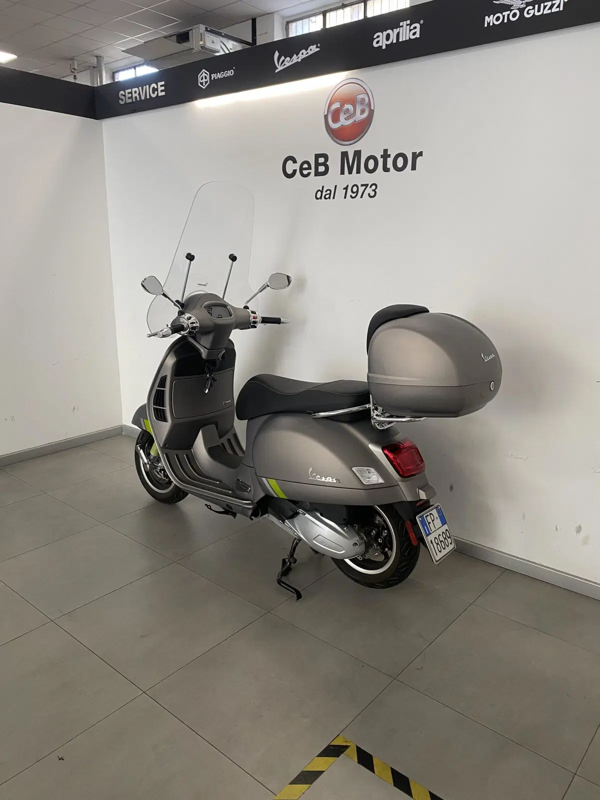 Vespa GTS 300 Super Tech (2023 - 24) (6)