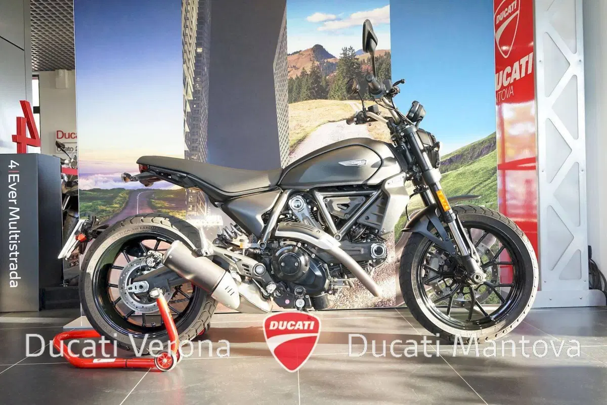 Ducati Scrambler 800 Icon Dark (2025 - 26)