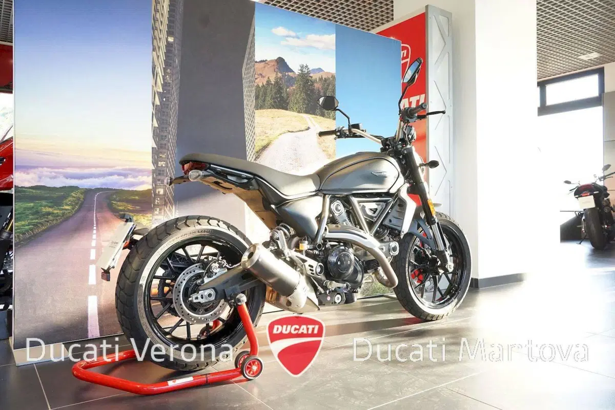 Ducati Scrambler 800 Icon Dark (2025 - 26) (4)
