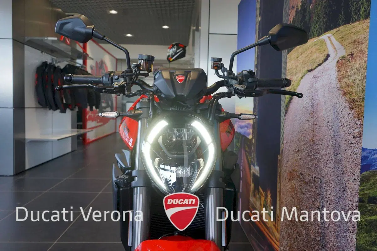 Ducati Monster 937 (2021 - 25) (7)