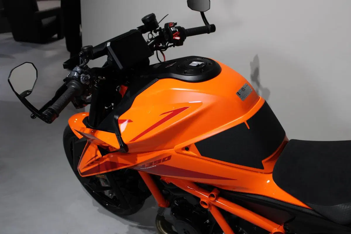 KTM 1390 Super Duke R (2024 - 26) (5)