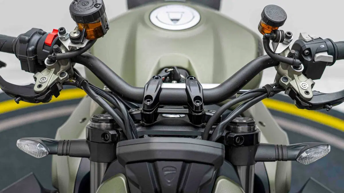 Ducati Streetfighter V2 (2022 - 24) (11)