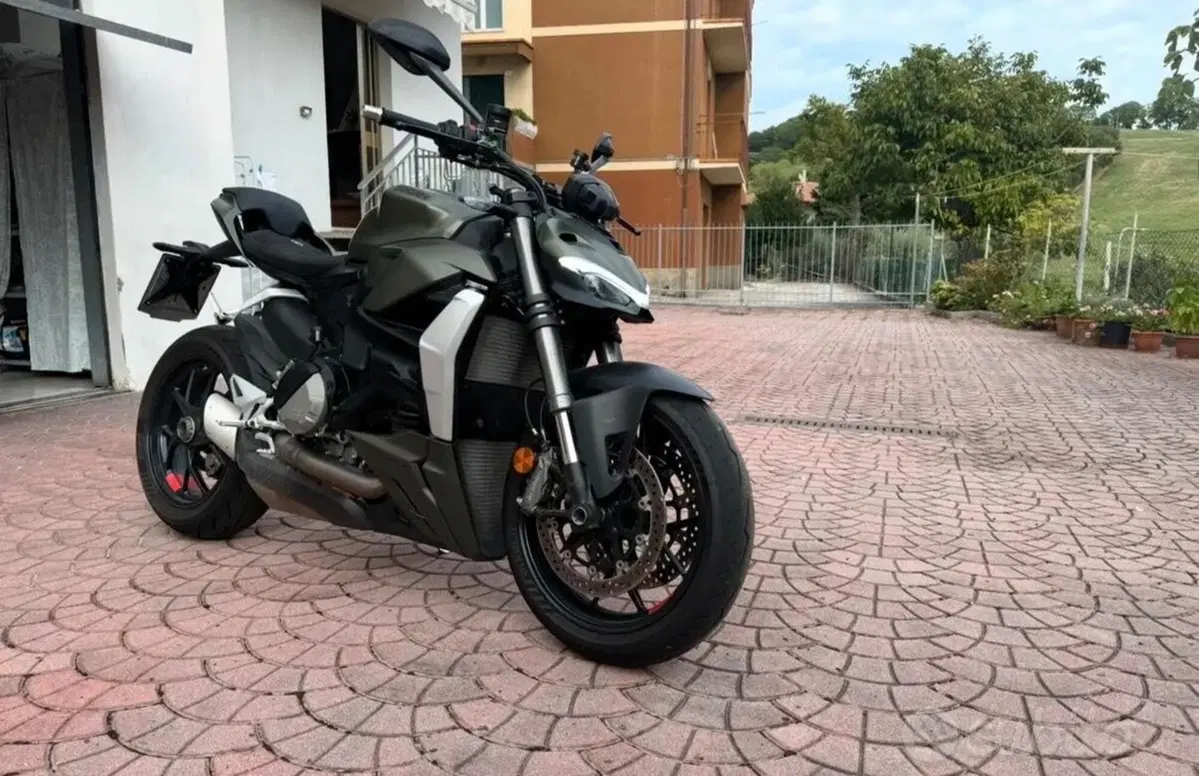 Ducati Streetfighter V2 955 Green (2022 - 23) (4)
