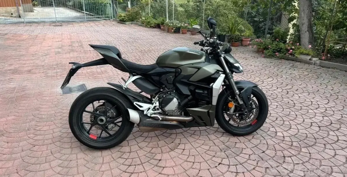 Ducati Streetfighter V2 955 Green (2022 - 23) (5)