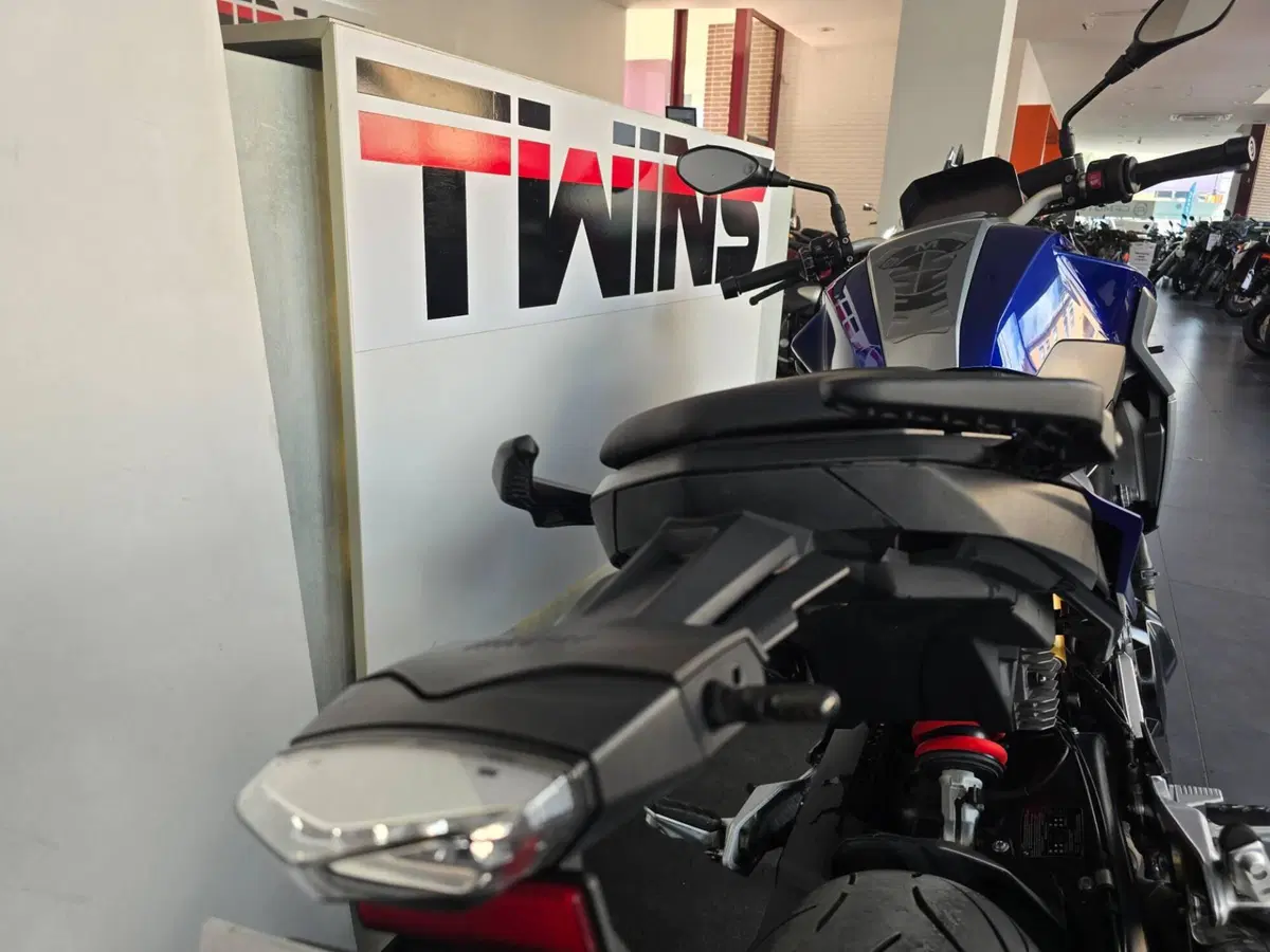 Bmw F 900 R (2021 - 24) (8)