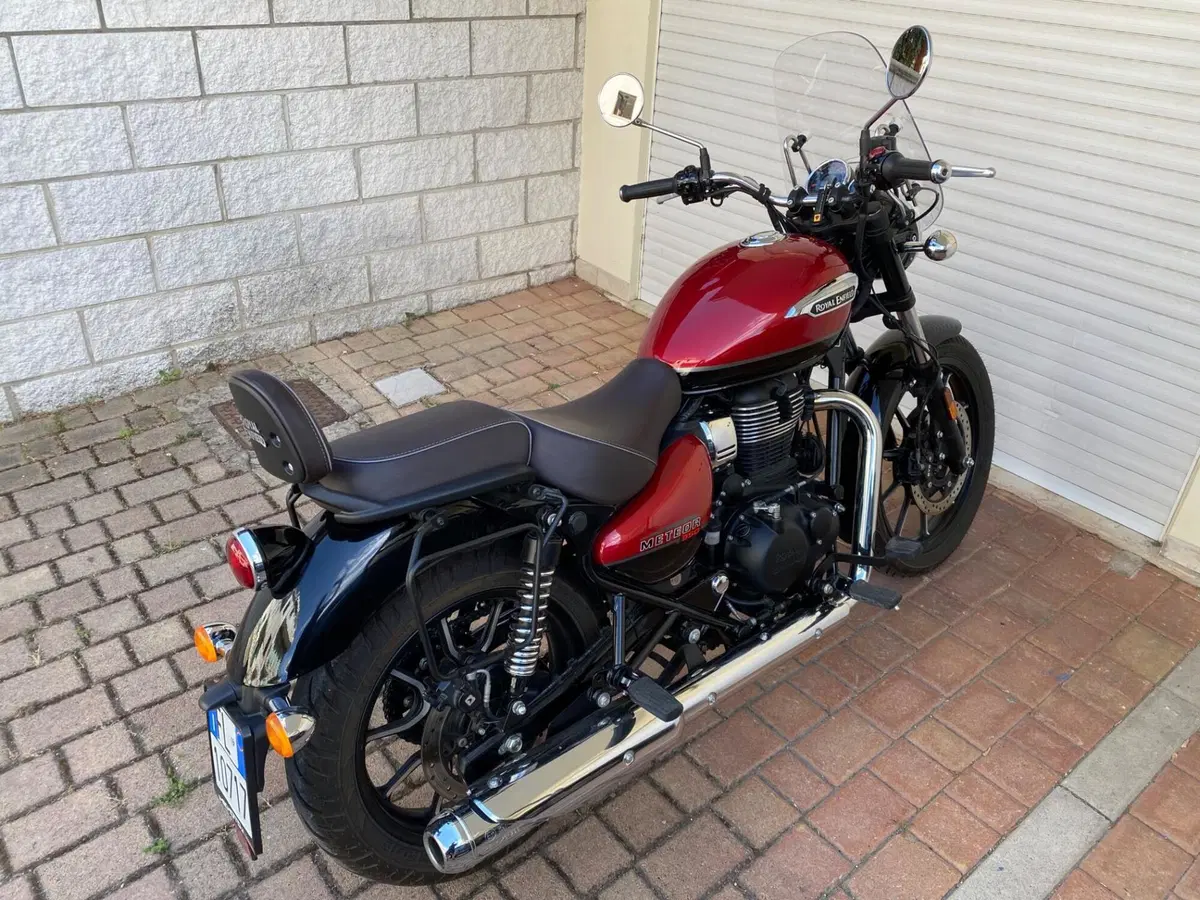 Royal Enfield Meteor 350 Aurora (2024 - 26) (4)