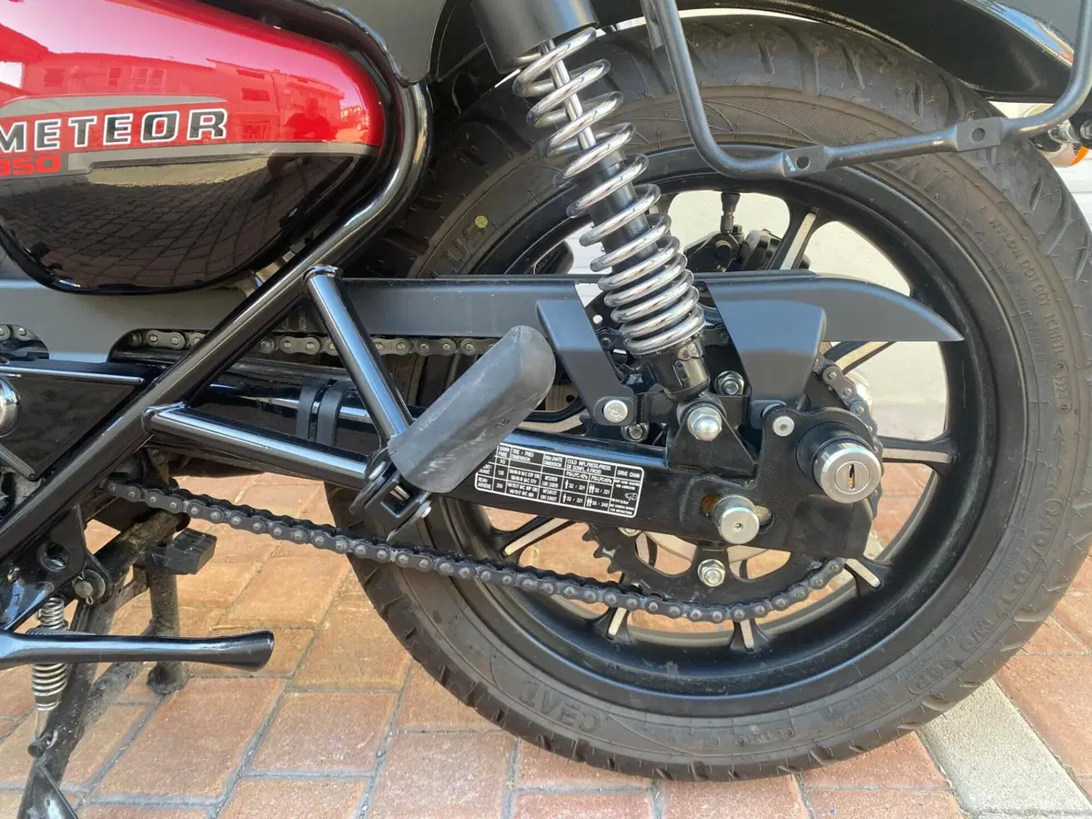 Royal Enfield Meteor 350 Aurora (2024 - 26) (9)